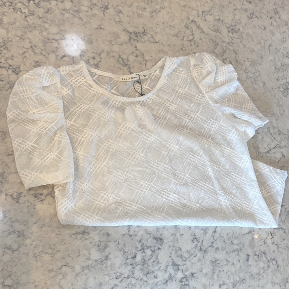 Boutique puff sleeve top